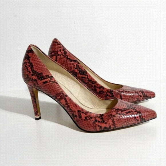 KENNETH Cole BNWT Women's "Riley" python snake print pump New - Picture 1 of 7